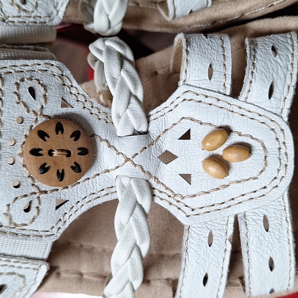 Earth Spirit Cream and Tan Braided Sandals - Picture 3 of 5